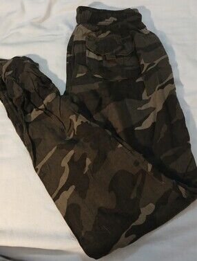 Pre-loved Women's Camo Cargo Jogger Pants - Green